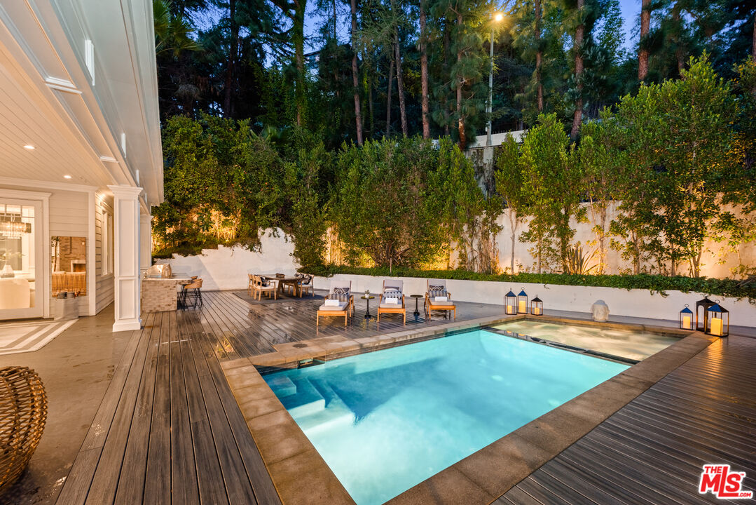 1836 Laurel Canyon Blvd