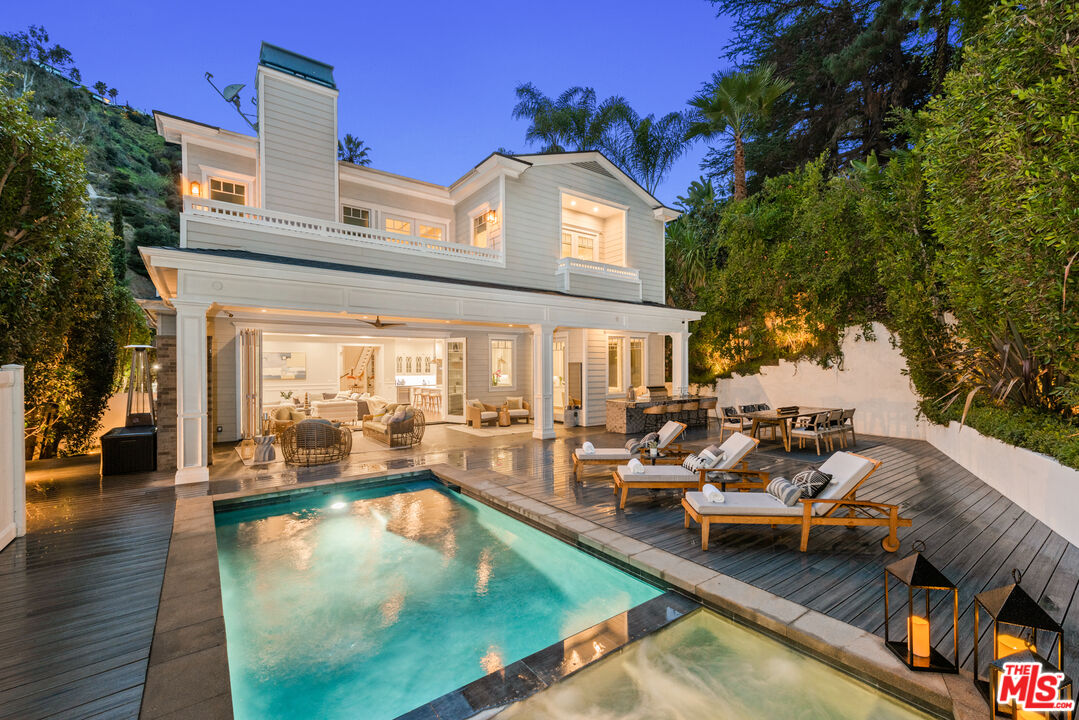 1836 Laurel Canyon Blvd