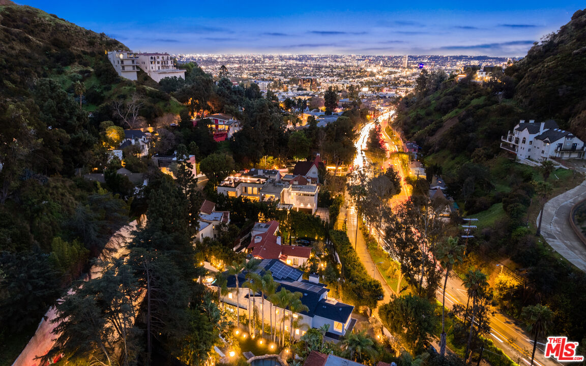 1836 Laurel Canyon Blvd