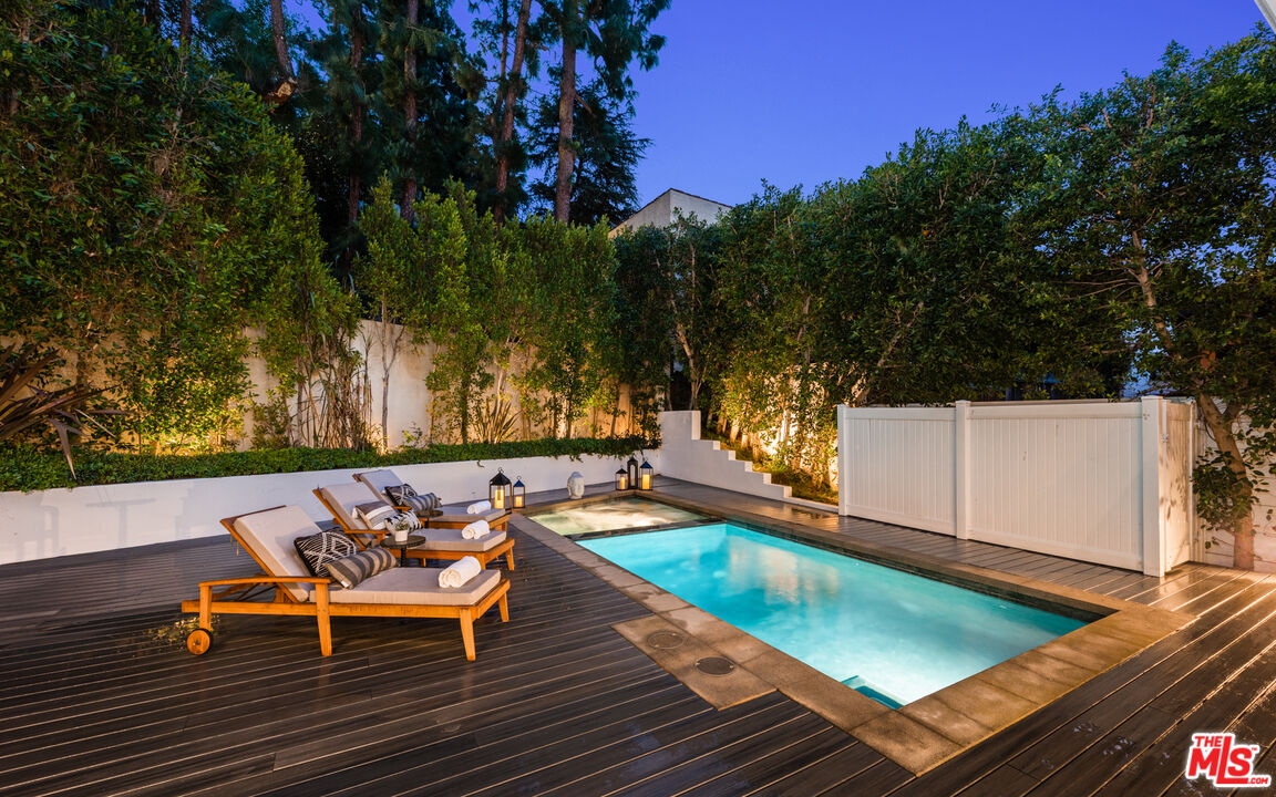 1836 Laurel Canyon Blvd