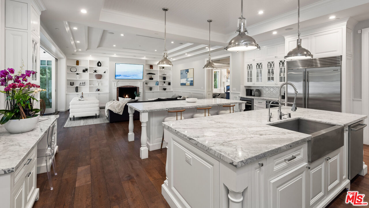 1836 Laurel Canyon Blvd