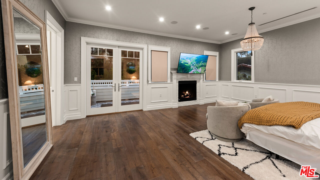 1836 Laurel Canyon Blvd