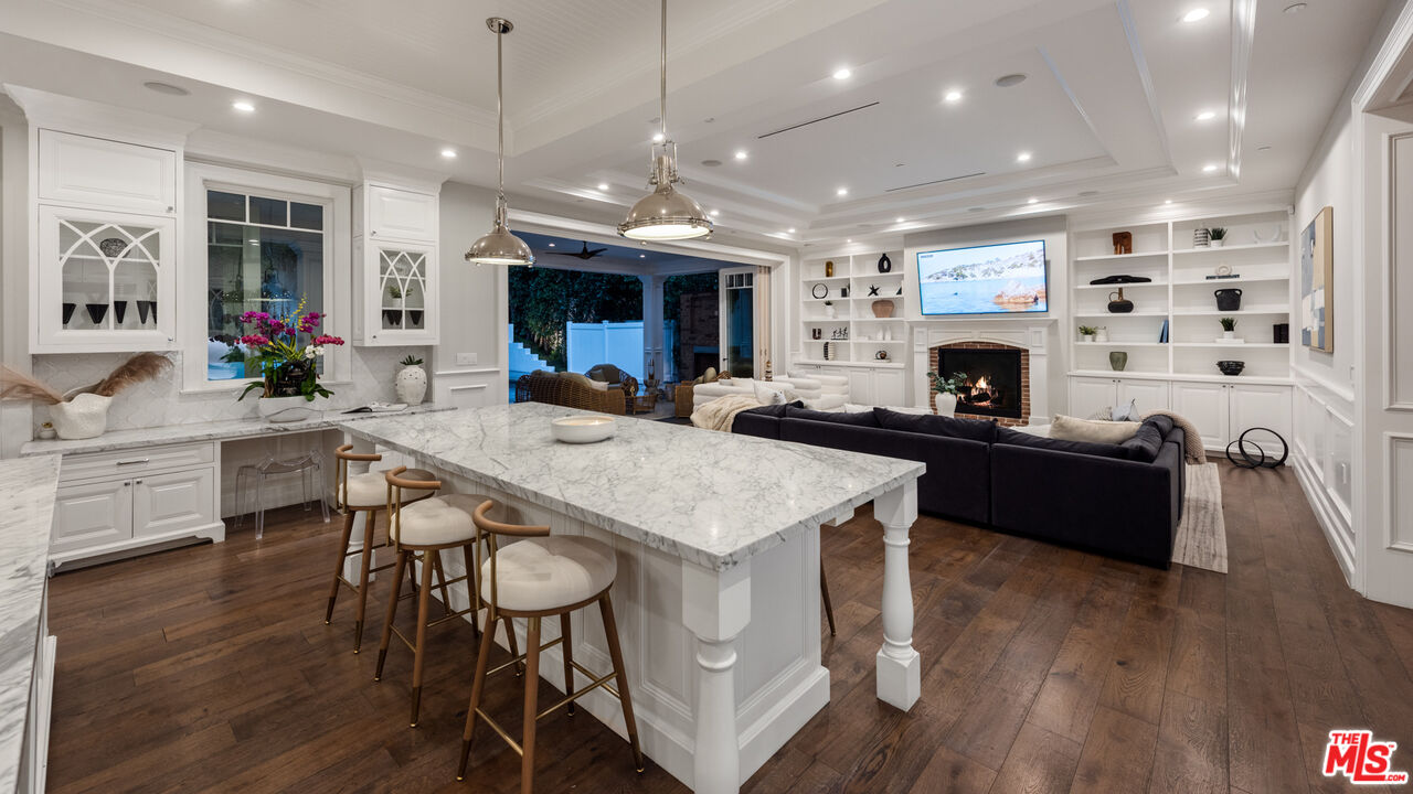 1836 Laurel Canyon Blvd