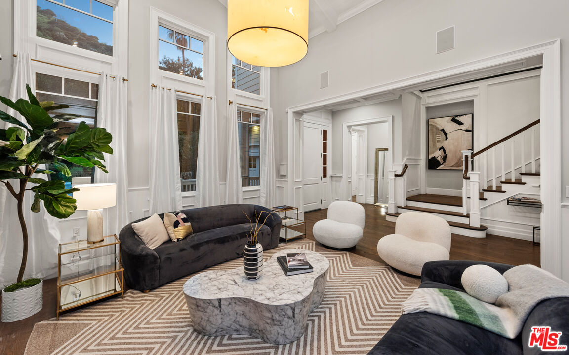 1836 Laurel Canyon Blvd