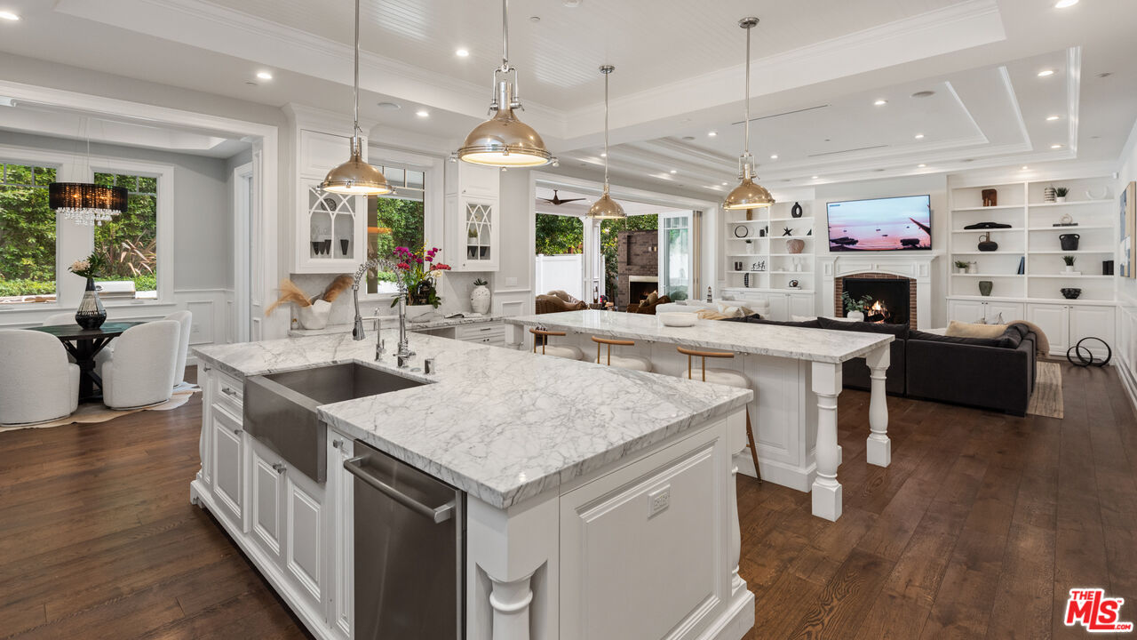 1836 Laurel Canyon Blvd