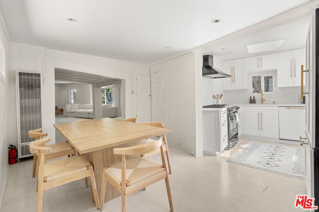 8301 Lookout Mountain Ave