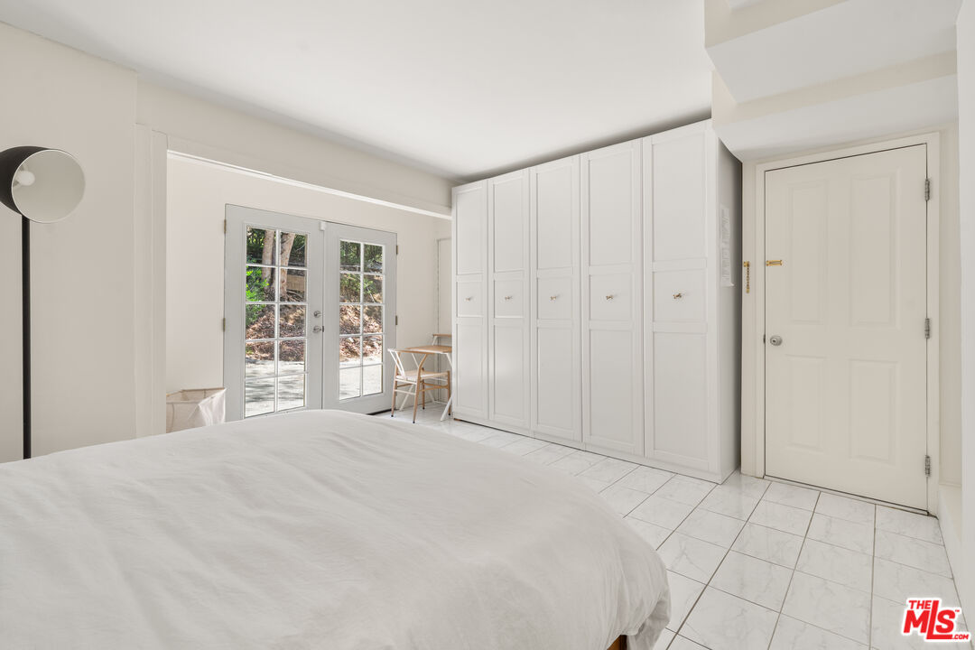 8301 Lookout Mountain Ave