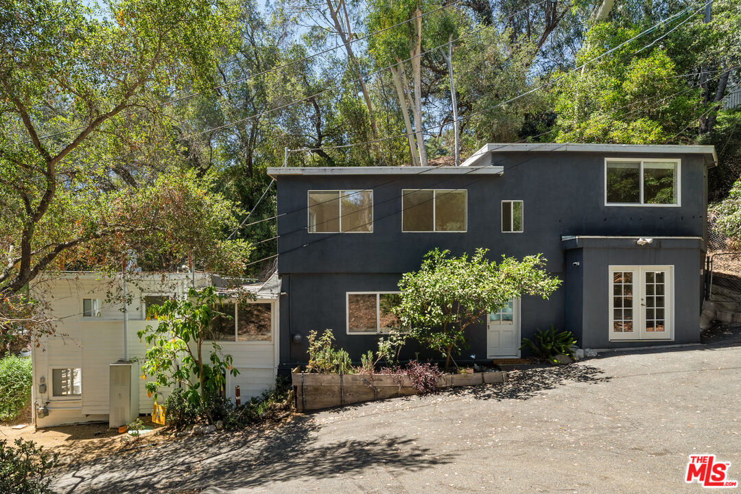 8301 Lookout Mountain Ave