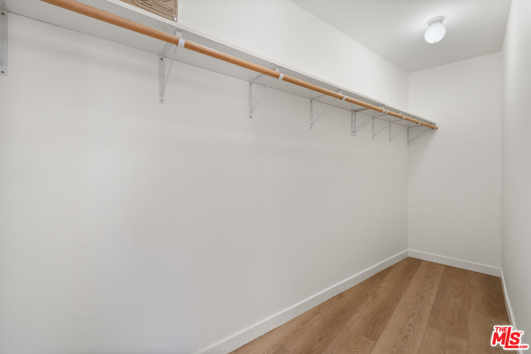 8301 Lookout Mountain Ave