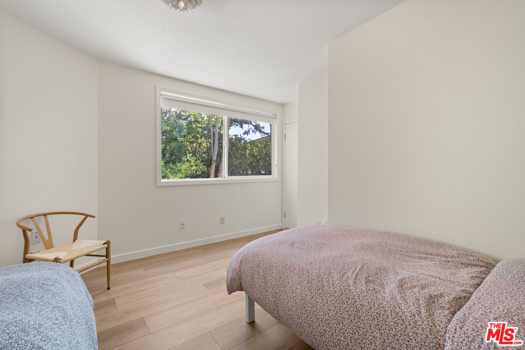 8301 Lookout Mountain Ave