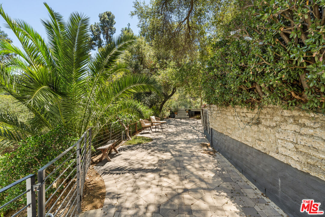 8301 Lookout Mountain Ave