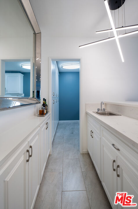 927 N Kings Rd Unit: 317