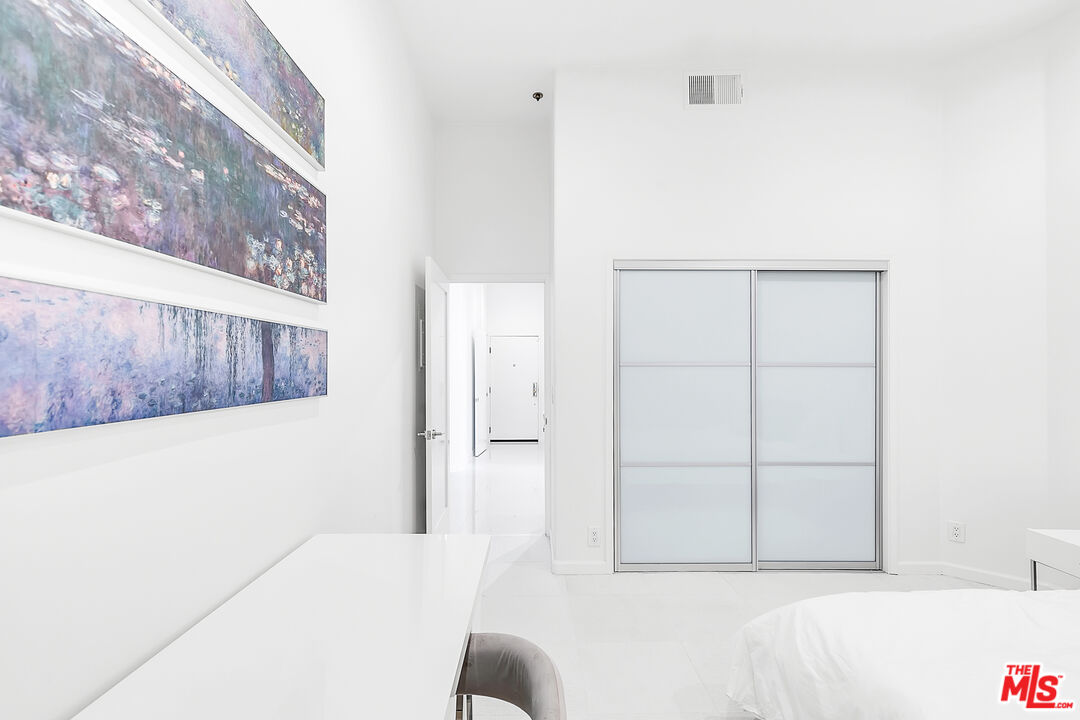 840 N Croft Ave Unit: 301