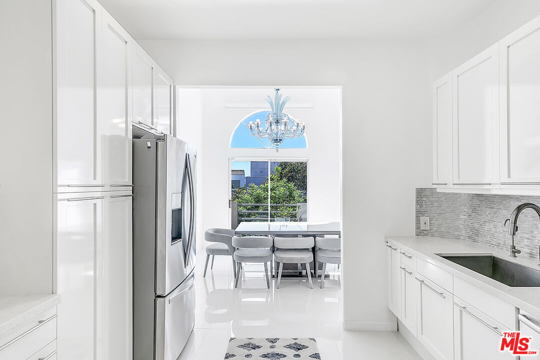 840 N Croft Ave Unit: 301