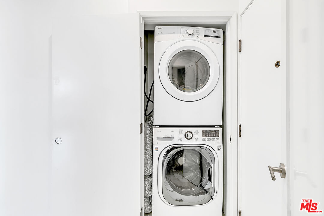 840 N Croft Ave Unit: 301