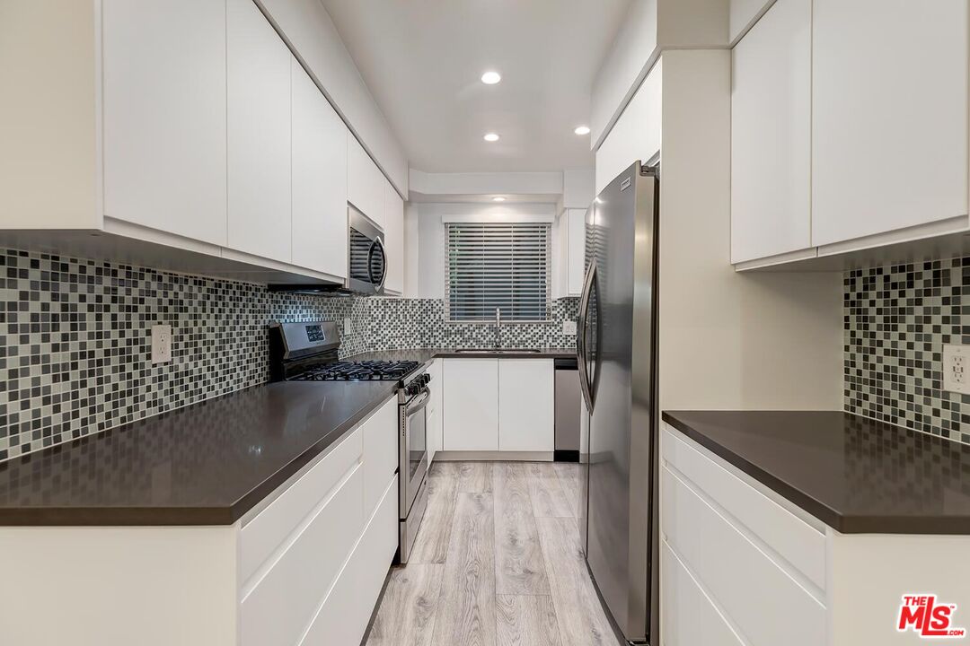 1035 N Sierra Bonita Ave