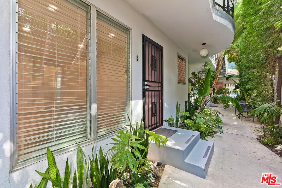 1035 N Sierra Bonita Ave