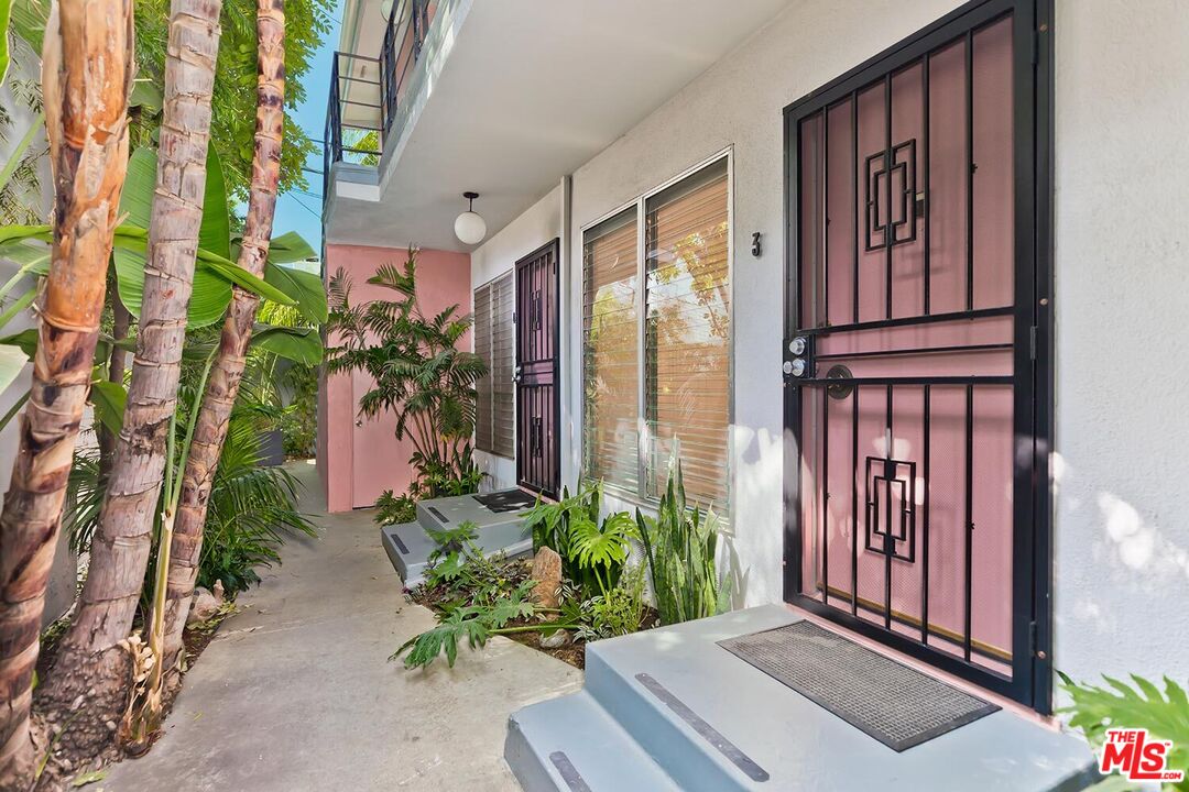 1035 N Sierra Bonita Ave