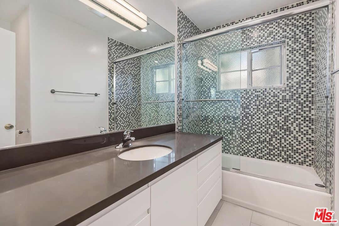 1035 N Sierra Bonita Ave