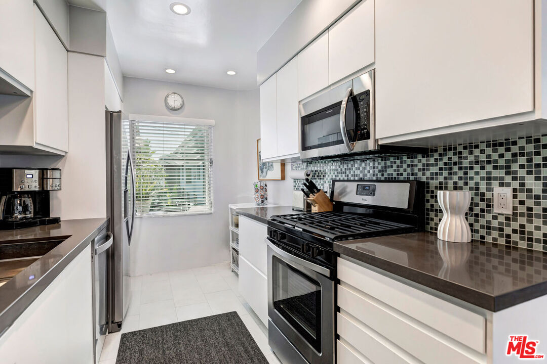 1035 N Sierra Bonita Ave