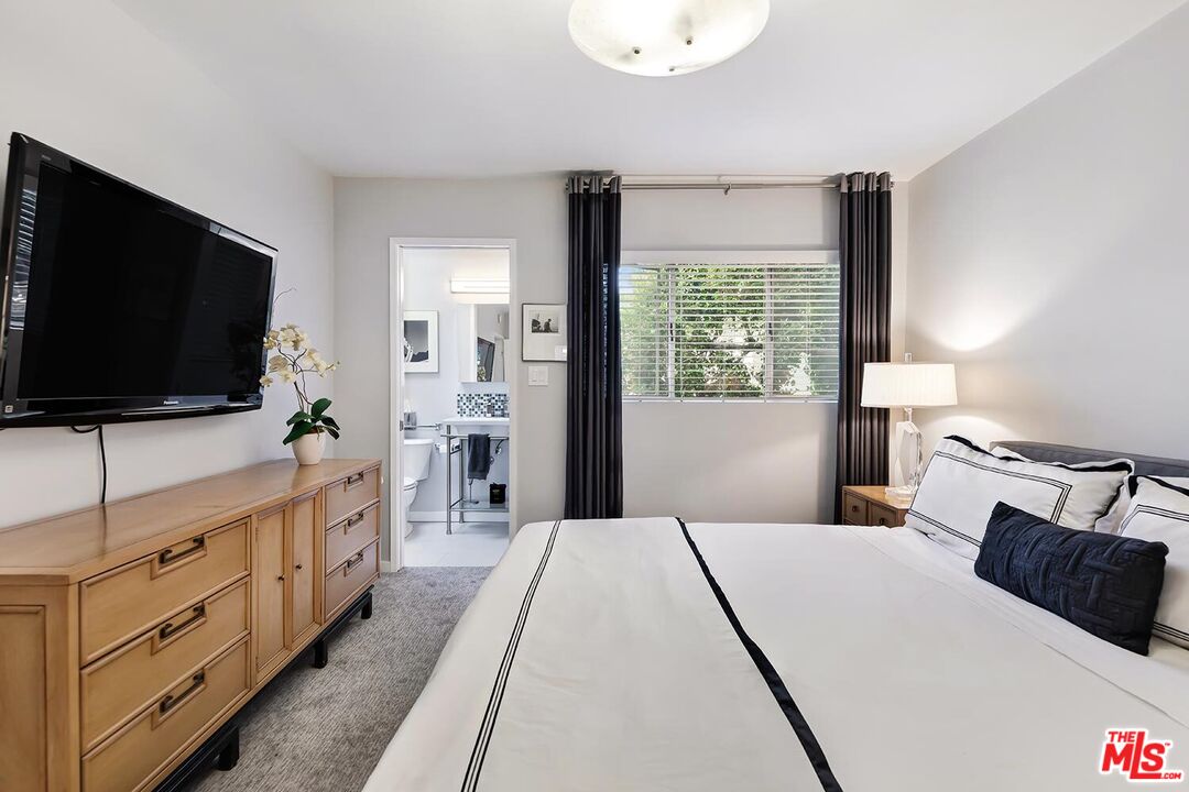 1035 N Sierra Bonita Ave