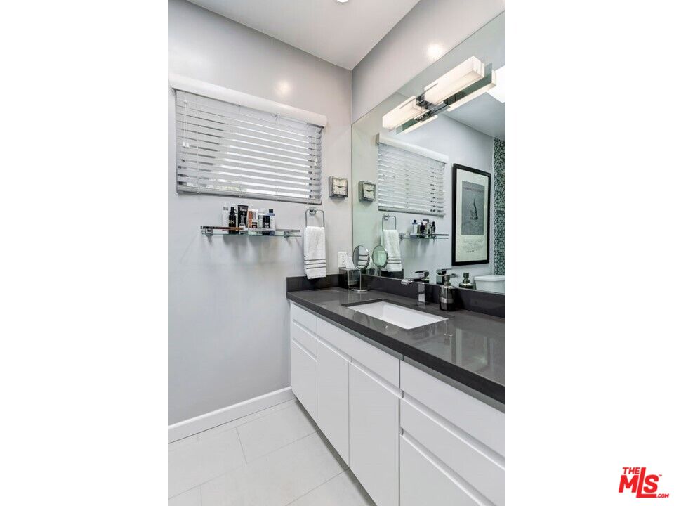 1035 N Sierra Bonita Ave