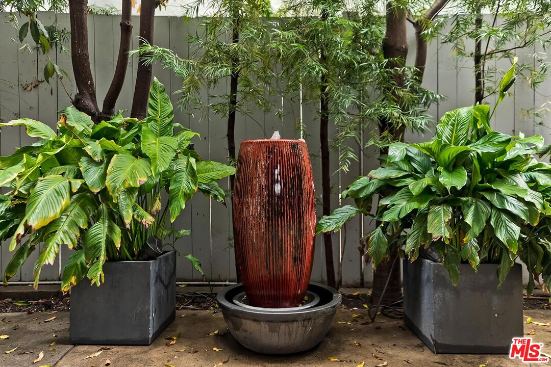 1035 N Sierra Bonita Ave