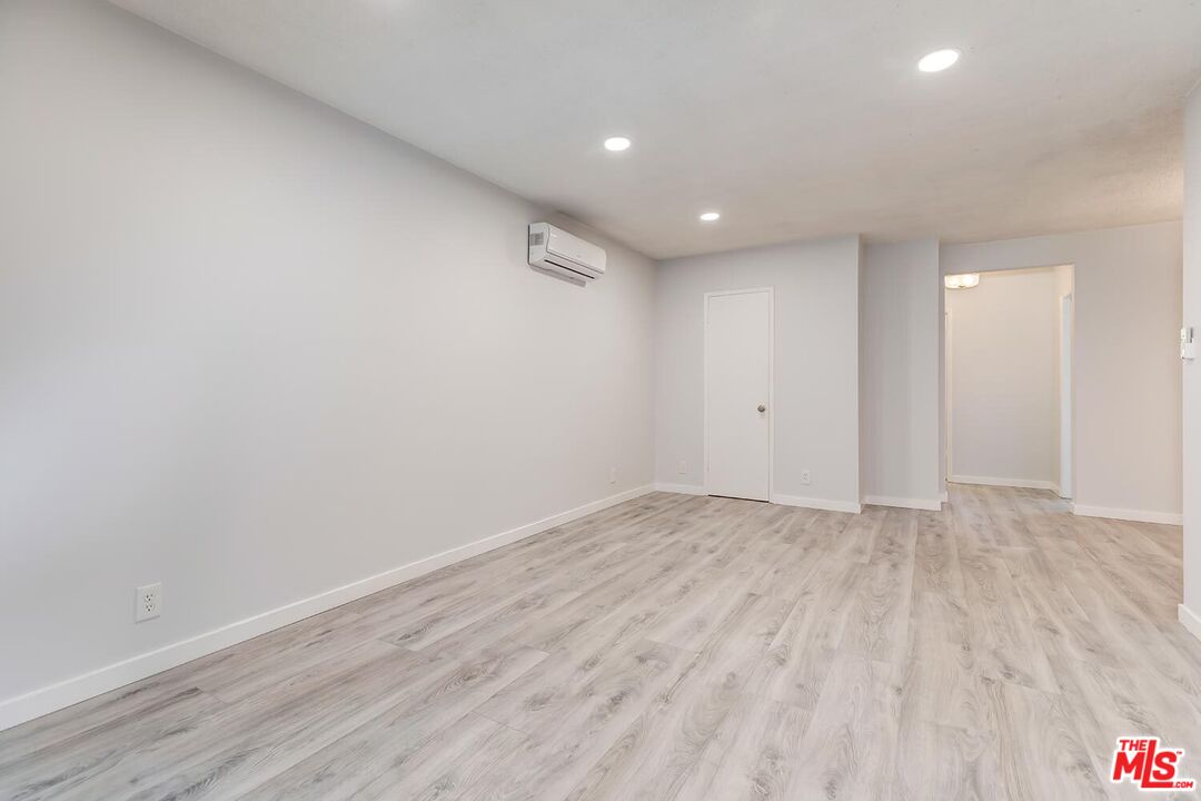 1035 N Sierra Bonita Ave