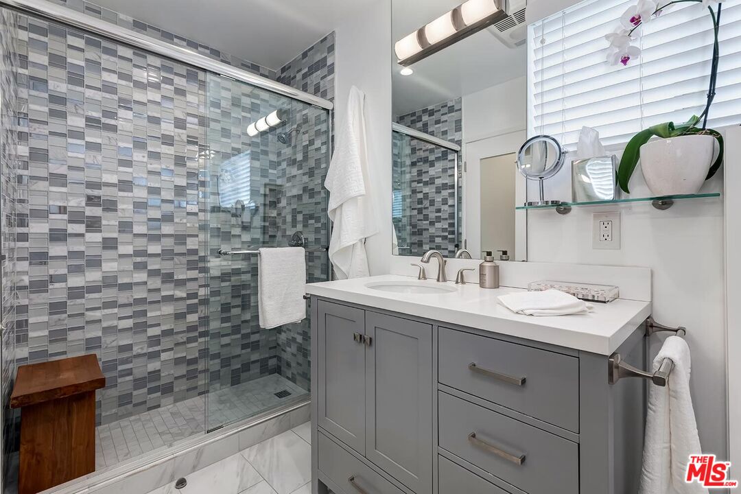 1035 N Sierra Bonita Ave