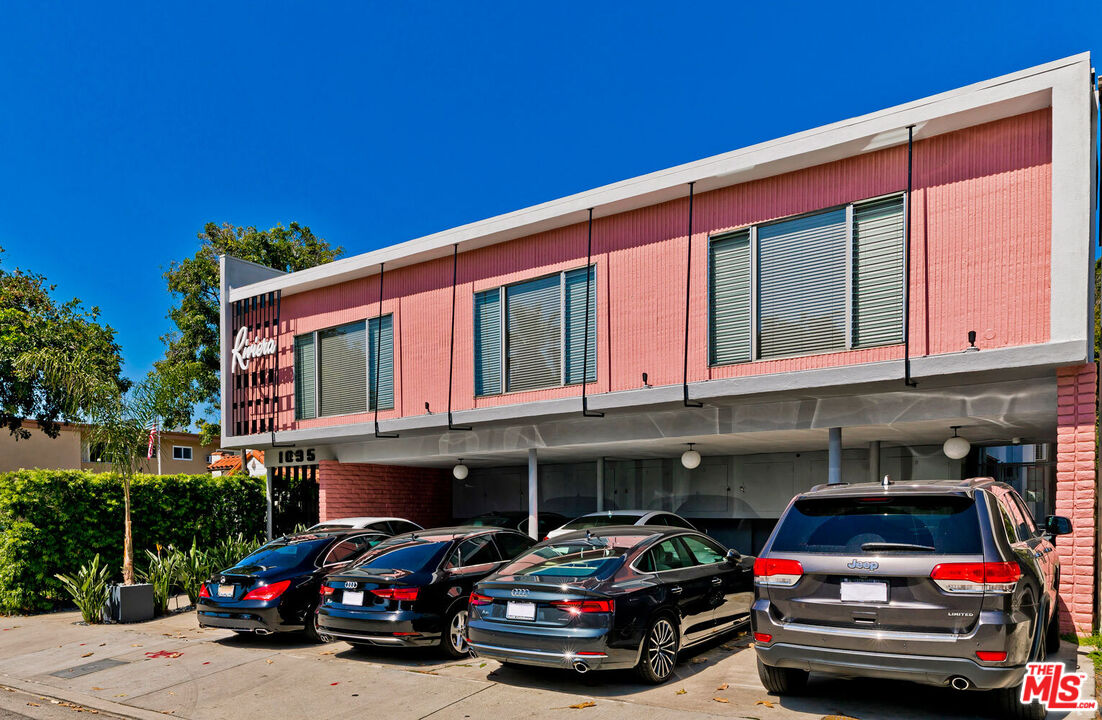 1035 N Sierra Bonita Ave