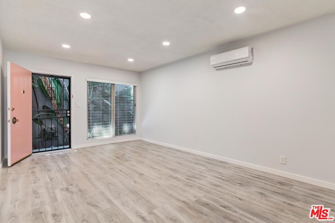 1035 N Sierra Bonita Ave