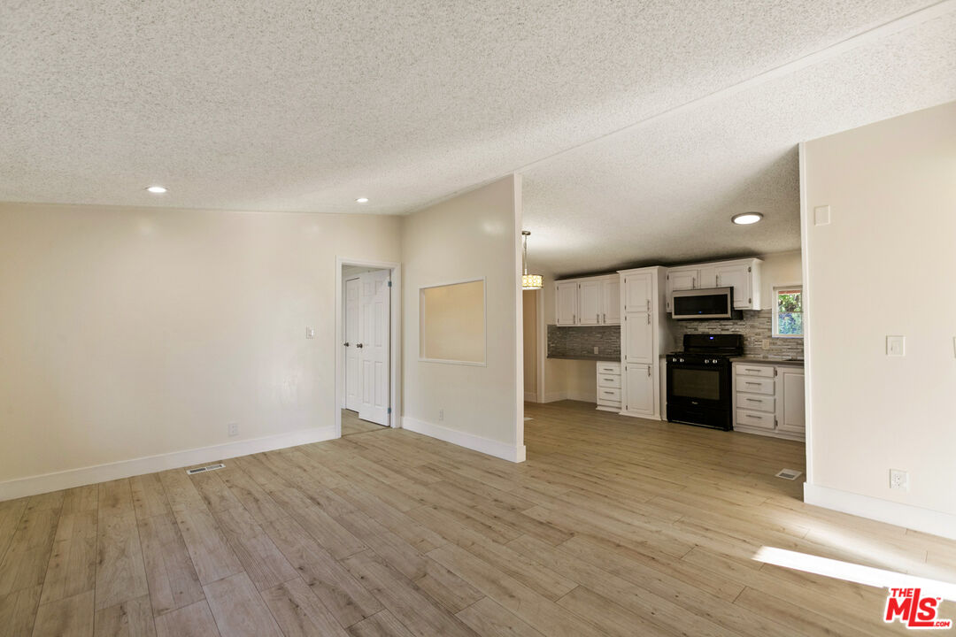 8250 Lankershim Blvd Unit: 198