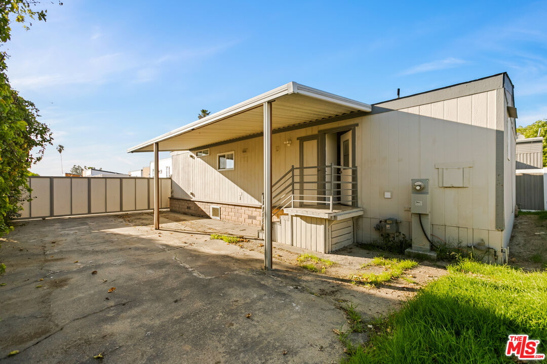 8250 Lankershim Blvd Unit: 198