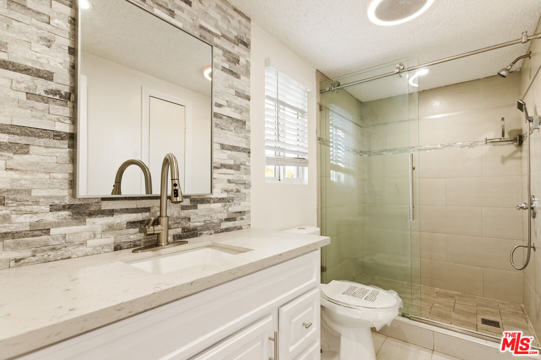 8250 Lankershim Blvd Unit: 198