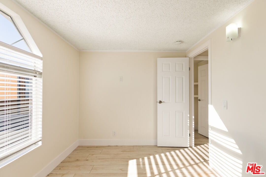 8250 Lankershim Blvd Unit: 198