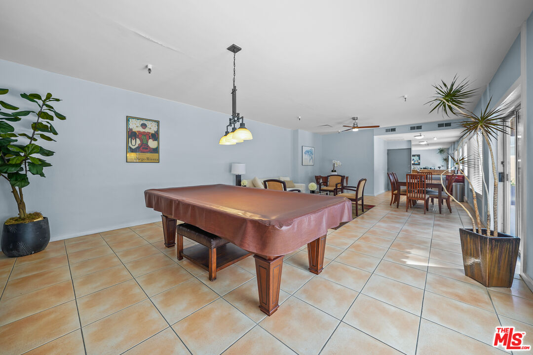 8530 Holloway Dr Unit: 215