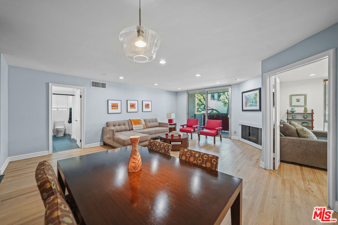 8530 Holloway Dr Unit: 215