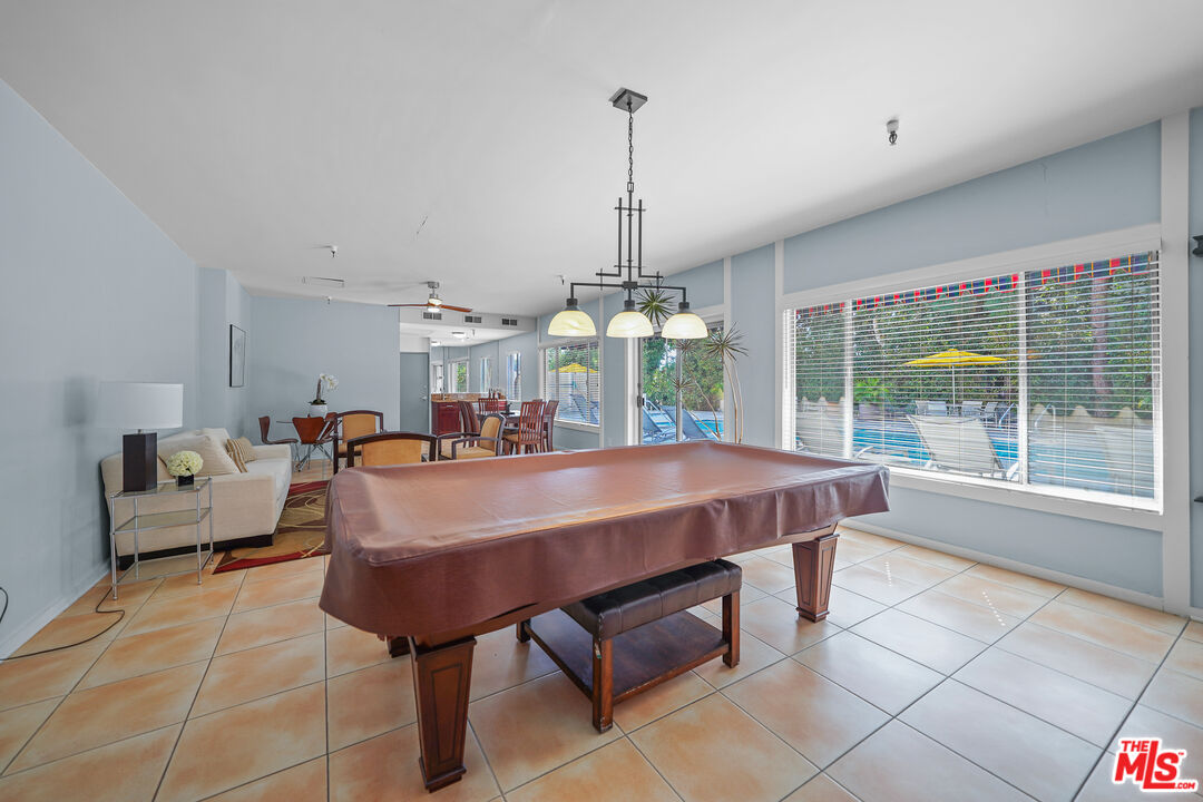 8530 Holloway Dr Unit: 215