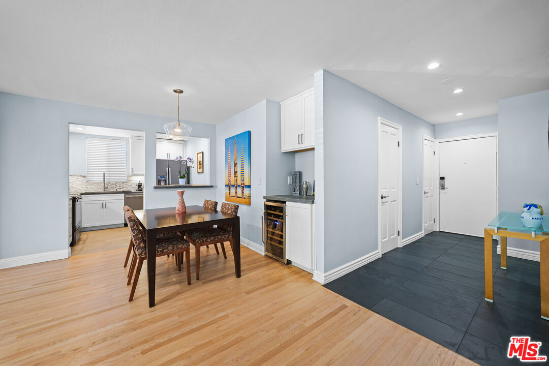 8530 Holloway Dr Unit: 215