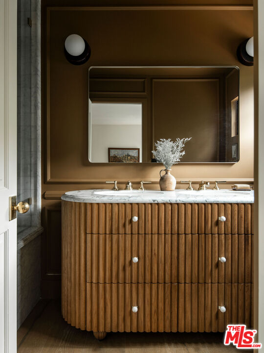 1524 Sunset Plaza Dr