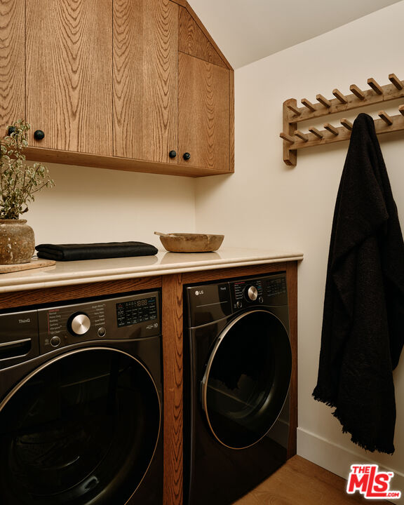 1524 Sunset Plaza Dr