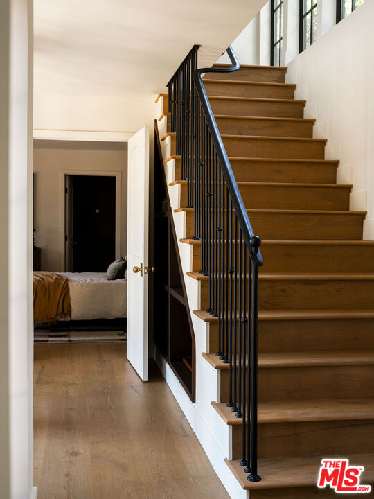 1524 Sunset Plaza Dr