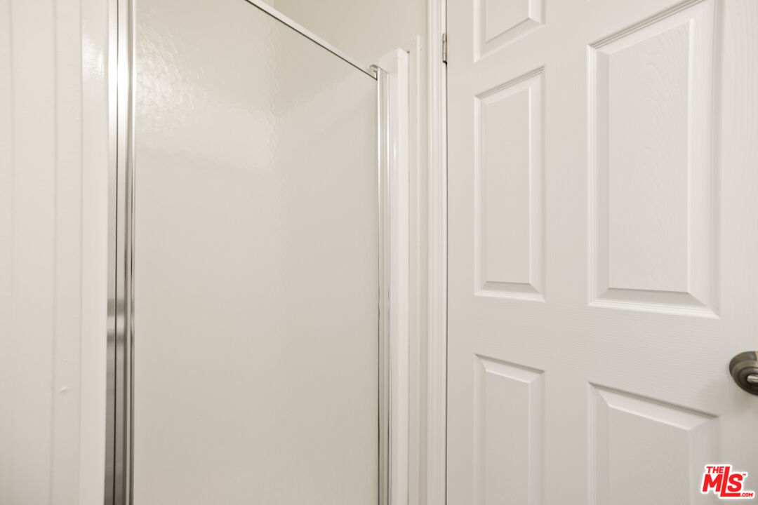 8250 Lankershim Blvd Unit: 33