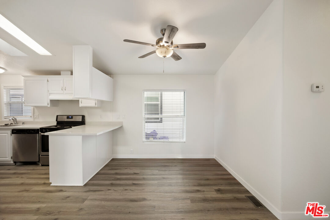 8250 Lankershim Blvd Unit: 33