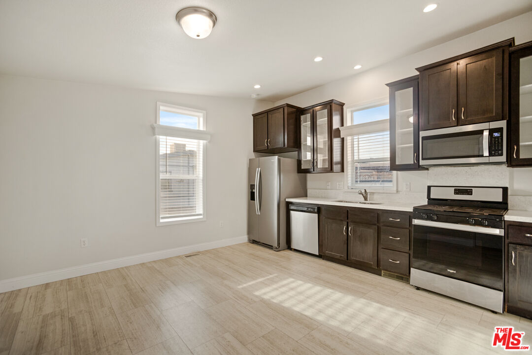 8250 Lankershim Blvd Unit: 196