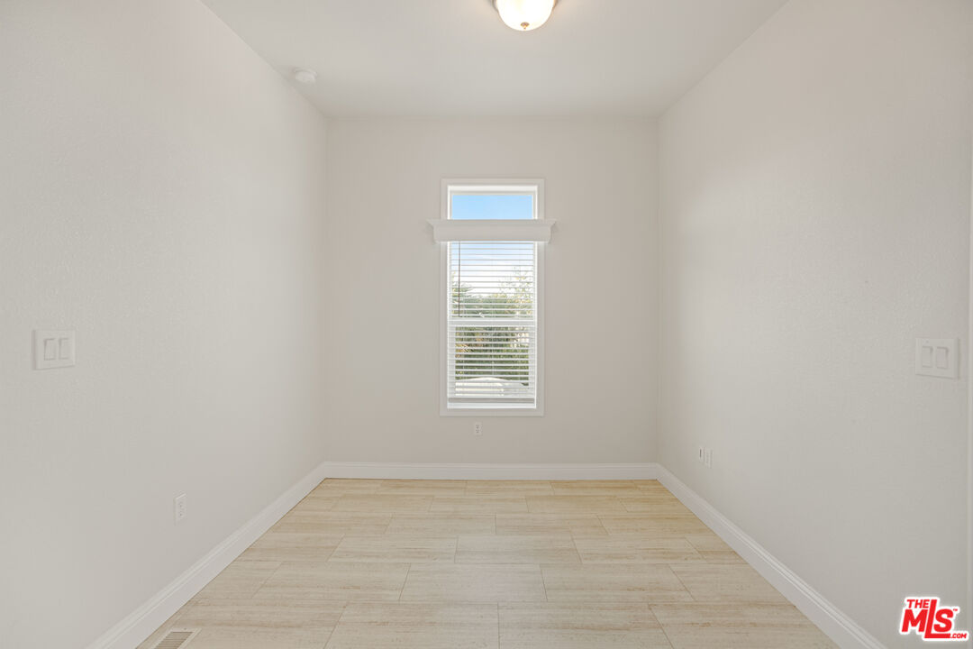 8250 Lankershim Blvd Unit: 196