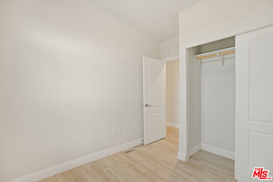 8250 Lankershim Blvd Unit: 196