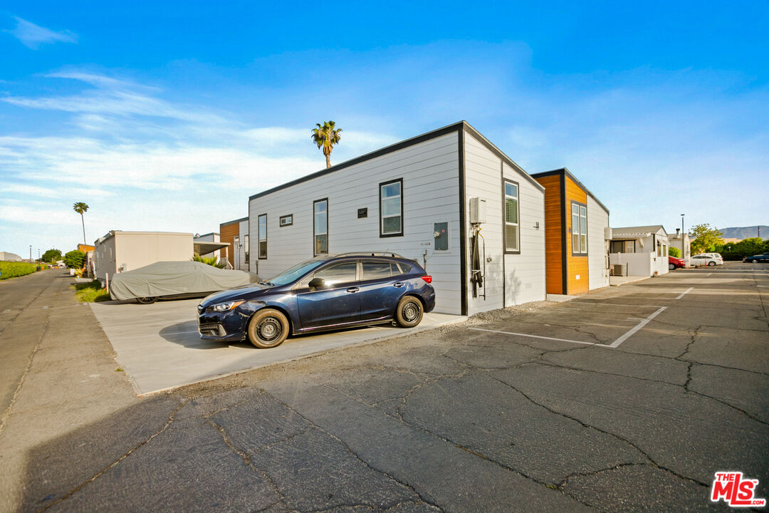 8250 Lankershim Blvd Unit: 196