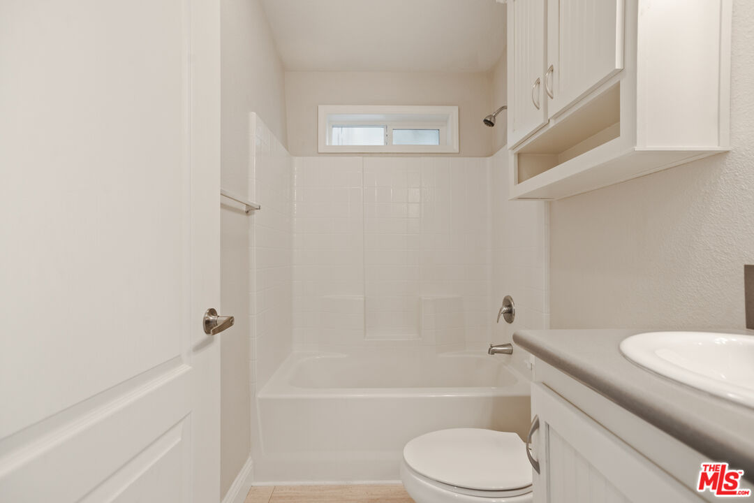 8250 Lankershim Blvd Unit: 126