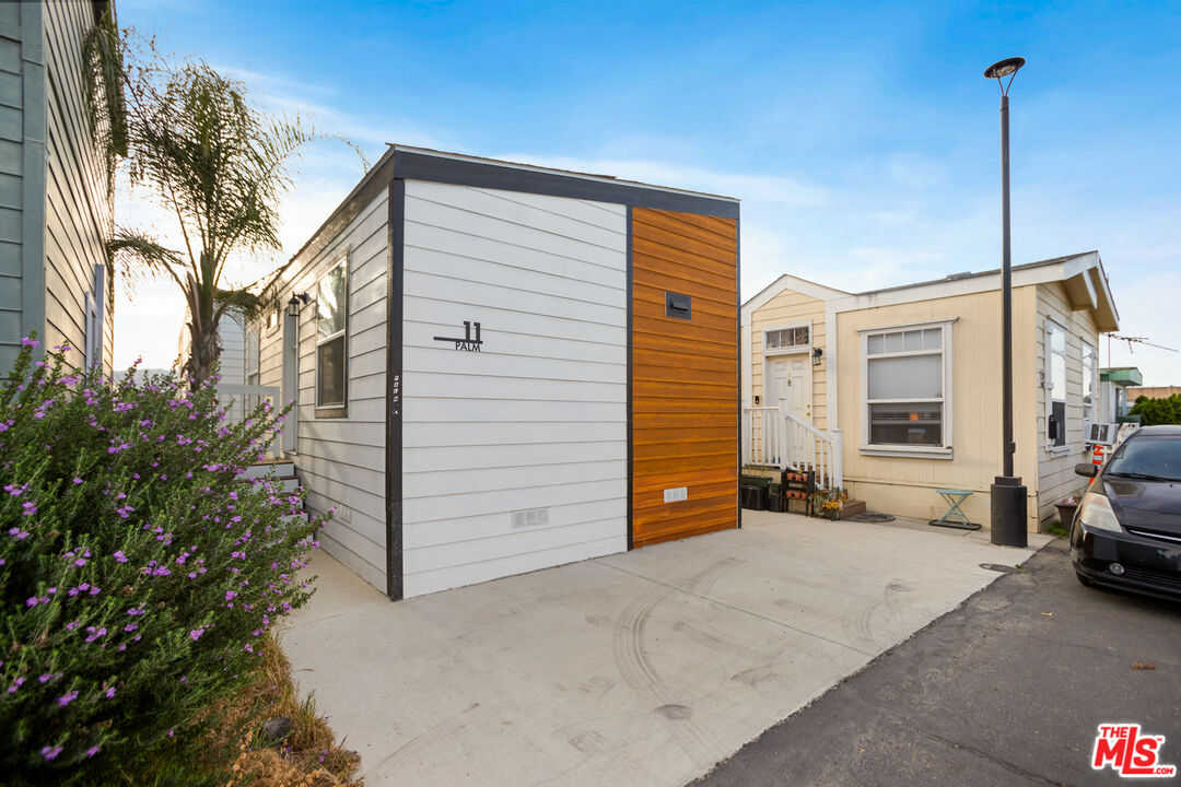 8250 Lankershim Blvd Unit: 126